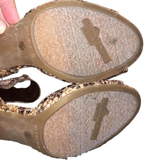 Fergalicious Faux Snakeskin Ankle Strap Heels Side Zipper 4” Heels Size 7.5” - Picture 5 of 10